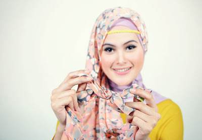 Cara memakai jilbab pashmina 3