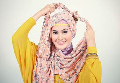 Cara memakai jilbab pashmina 4